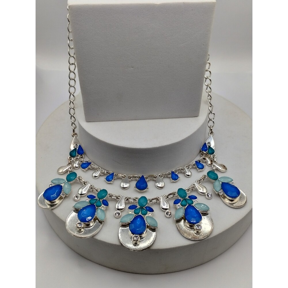 Vintage Claire's Aqua Blue Colored Pear Shaped Rhinestone Bib Necklace